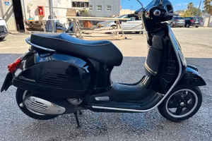 Piaggio Vespa 300 GTS - 2014