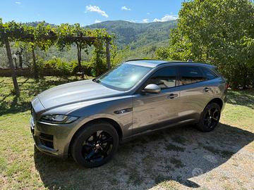 Jaguar F pace