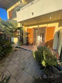 Trilocale con giardino privato, doppio box e canti