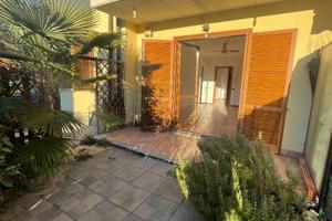 Trilocale con giardino privato, doppio box e canti