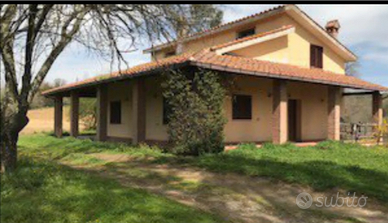Villa con scuderie