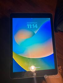 ipad 5 generazione condizioni ottime + cover