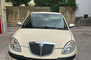 Lancia y