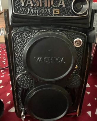 Yashica Mat 124 G