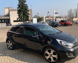 Kia rio 2014 neopatentati