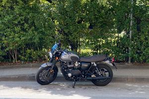 Triumph Bonneville T120 Black Edition