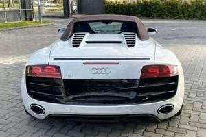 Audi R8 spyder 5.2 v10