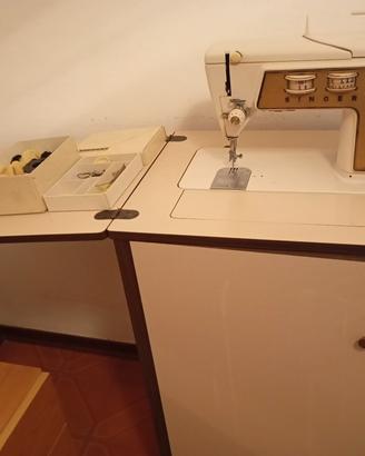 Macchina da cucire Singer vintage