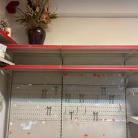 Scaffalatura e banchi frigo per negozi