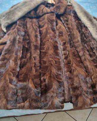 Pelliccia visone  350€ e pelliccia Astrakan 150€