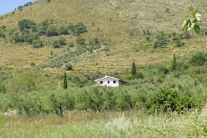 Itri bifamiliare da terminare parzialmente