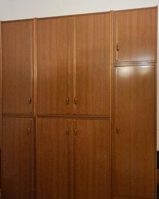 Cameretta completa di armadio, letto e scrivania