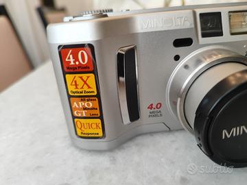 macchina fotografica digitale Minolta 