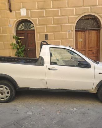 Fiat strada 2008 95000 km, diesel.
95000 km