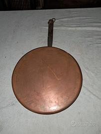 Pentole in rame vecchie