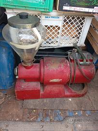 grattugia trifase per formaggio e caffè 