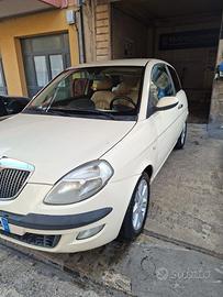 Auto Lancia Ypsilon