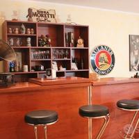 Bancone bar in vero legno