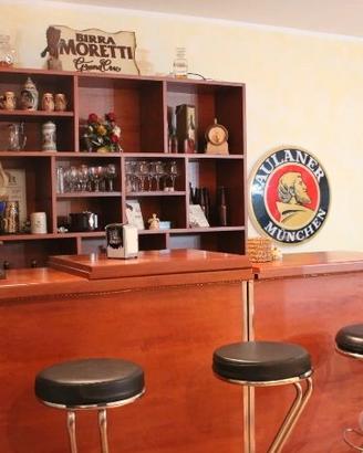 Bancone bar in vero legno
