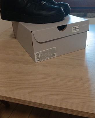 Scarpa niente air Force comprato 20 giorni fa
