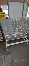 Letto in ferro battuto da una piazza e mezza