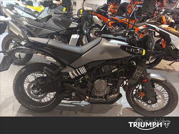 HUSQVARNA Svartpilen 401 4T