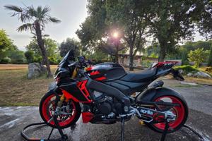 Tuono v4 factory scarico akrapovic