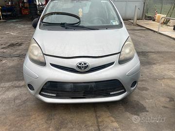 Toyota aygo connect restyling 2012 ricambi usati