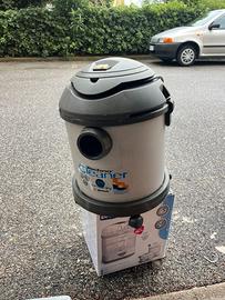 Aspirapolvere a bidone.