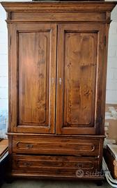 Armadio legno naturale . 