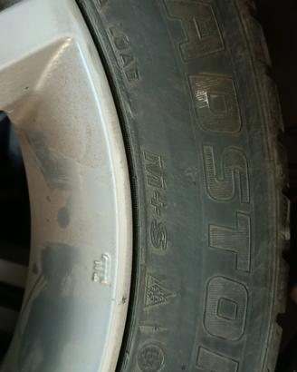 cerchi in lega con gomme termiche 