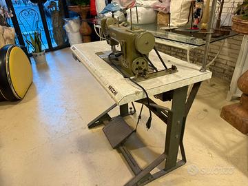 Macchina da cucire industriale