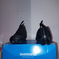 Zaino idrico e scarpe shimano da MTB