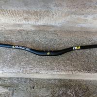 Manubrio Burgtec Ride Wide tagliato a 77cm, rise 3