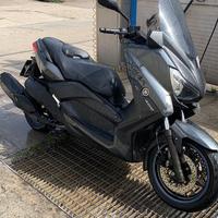 Scooter Xmax 400
