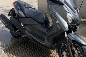 Scooter Xmax 400