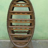 Cantinetta porta bottiglie vino in legno.