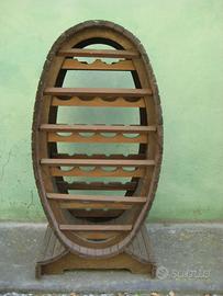 Cantinetta porta bottiglie vino in legno.