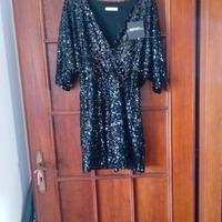 Vestito  elegante  da donna