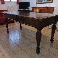 Tavolo da pranzo in legno