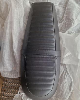 Sella in pelle nera per RE Interceptor 650