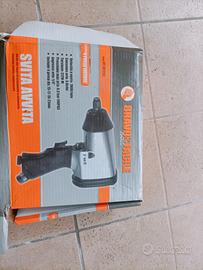 Avvitatore pneumatico ad impulsi