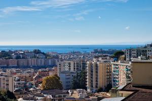 San Fruttuoso 7 vani 3 balconi postauto