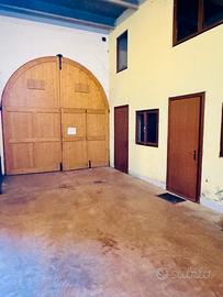 Magazzino seminterrato uso cantina