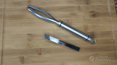 Set di 2 Pinzette per la Rimozione delle Squame