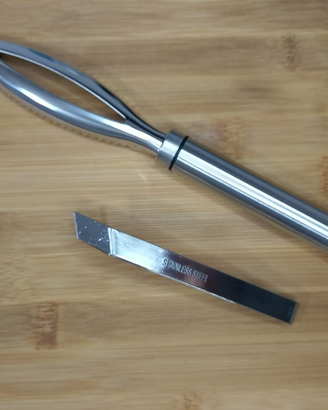 Set di 2 Pinzette per la Rimozione delle Squame