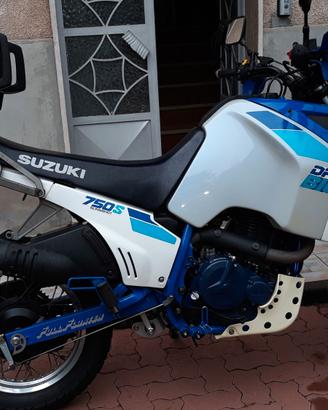 Suzuki DR 750 Big epoca 1989