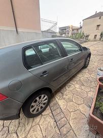 Golf 5  1.9 anno2004