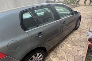 Golf 5  1.9 anno2004
