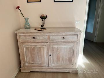 Buffet credenza